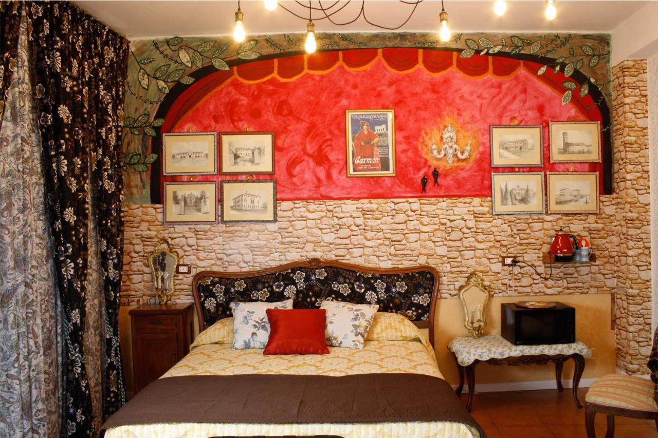 Casa Vittoria Bridge Bed and Breakfast Verona Exteriör bild